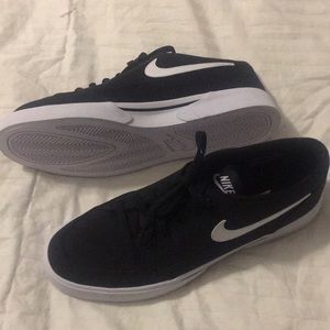 Men’s Nike shoes